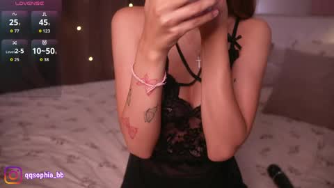 Snapshot of hadleynichols chatting on May 7, 2026, 1:22 am Hi Im Rebecca Glad to see you in my room PVT is open online show from May 7, 2026, 1:22 am