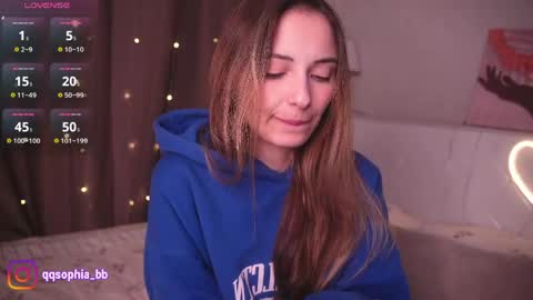 Snapshot of hadleynichols chatting on May 15, 2026, 1:23 am Hi Im Rebecca Glad to see you in my room PVT is open online show from May 15, 2026, 1:23 am