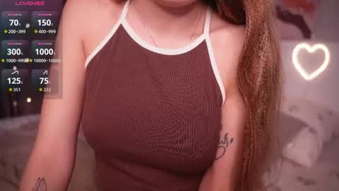 Snapshot of hadleynichols chatting on June 16, 2026, 1:19 am Hi Im Rebecca Glad to see you in my room PVT is open online show from June 16, 2026, 1:19 am
