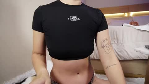 Snapshot of hailey_09 chatting on November 4, 2025, 2:16 pm Hailey online show from November 4, 2025, 2:16 pm