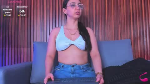 Snapshot of hailey_bieber_ chatting on February 28, 2026, 12:11 am hailey_bieber_ online show from February 28, 2026, 12:11 am