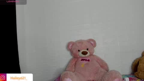 Hailey online show from April 18, 2026, 12:47 am