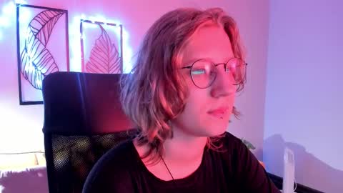 Hailey online show from November 17, 2025, 9:04 am