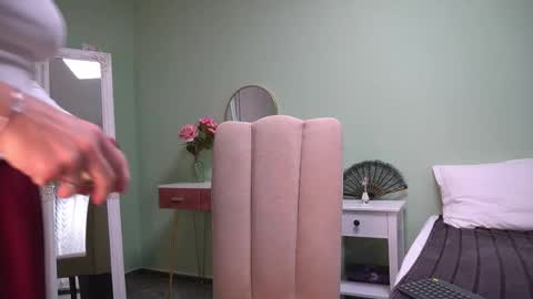 Hailey online show from October 22, 2025, 3:07 am