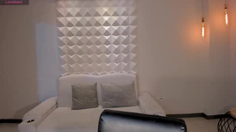 Hailey online show from March 25, 2026, 11:38 am