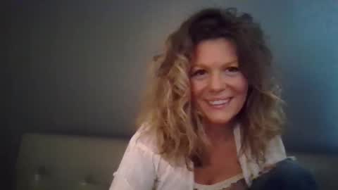 Hailey online show from November 27, 2025, 6:21 pm