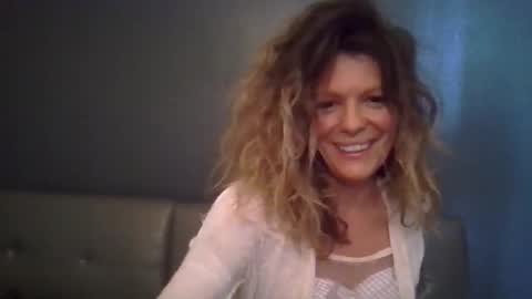 Hailey online show from November 30, 2025, 7:51 pm