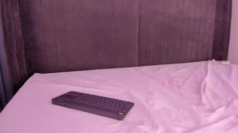 Snapshot of haily_b chatting on March 7, 2025, 12:04 am Haily online show from March 7, 2025, 12:04 am