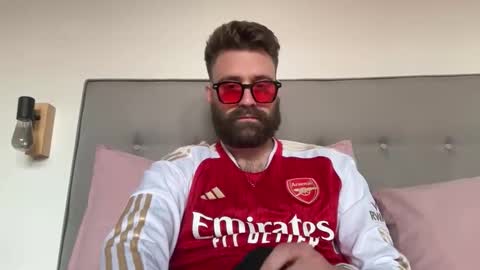 hairy_andhung online show from April 9, 2026, 1:05 pm