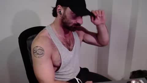 Snapshot of hairy_superman chatting on July 5, 2026, 4:19 am hairy_superman online show from July 5, 2026, 4:19 am