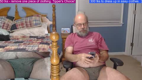 HairyDaddyBear69 online show from January 7, 2026, 12:24 am