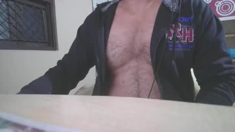 Snapshot of hairyguy1212 chatting on November 27, 2025, 6:10 pm Hairyguy121 online show from November 27, 2025, 6:10 pm