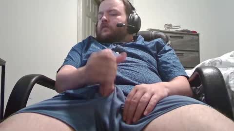 Snapshot of hairymikey chatting on May 18, 2026, 5:02 am hairymikey online show from May 18, 2026, 5:02 am