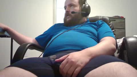Snapshot of hairymikey chatting on June 2, 2026, 5:42 am hairymikey online show from June 2, 2026, 5:42 am