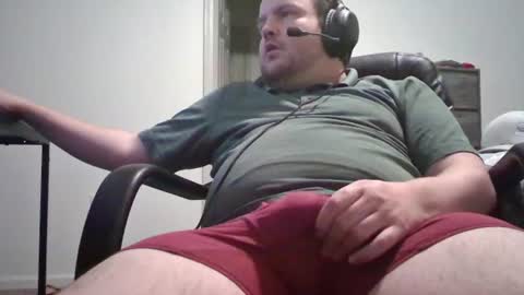 Snapshot of hairymikey chatting on June 15, 2026, 5:20 am hairymikey online show from June 15, 2026, 5:20 am
