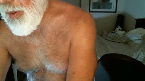 Snapshot of hairypecsguy chatting on May 13, 2026, 7:06 am Hairy pecs online show from May 13, 2026, 7:06 am