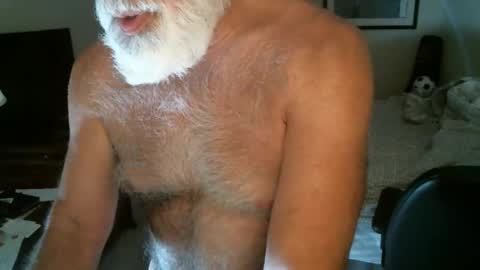 Snapshot of hairypecsguy chatting on May 19, 2026, 5:47 am Hairy pecs online show from May 19, 2026, 5:47 am