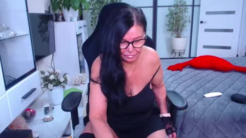 Snapshot of hairypussygranny chatting on February 23, 2025, 9:11 am Monika online show from February 23, 2025, 9:11 am