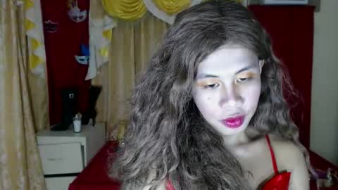 haku020485 online show from November 11, 2025, 11:32 am