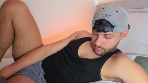 Independent       model  online show from January 6, 2026, 6:44 pm