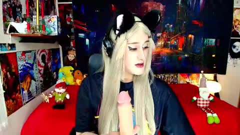 Haku Please help me with your thumbs up its important  online show from December 20, 2025, 9:33 pm