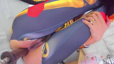 Halie  online show from November 12, 2025, 1:50 am