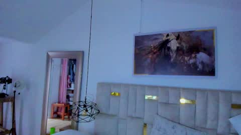 Halie  online show from November 26, 2025, 10:27 am