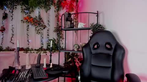 halley_ravenn online show from April 25, 2026, 9:01 pm