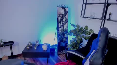 halley_ravenn online show from June 11, 2026, 2:53 am