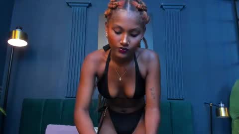 Halley Lorens online show from September 24, 2025, 7:17 pm