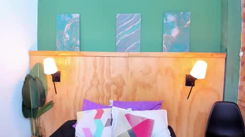 Halley Lorens online show from February 7, 2026, 7:06 pm