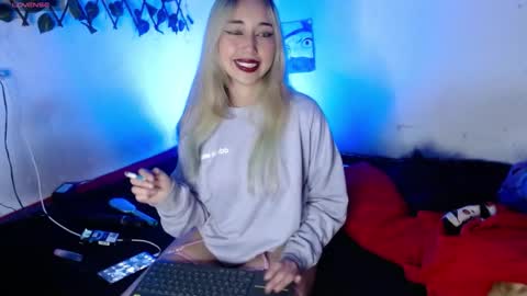 HALLIE online show from October 16, 2025, 8:21 pm