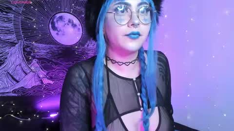 Snapshot of hallucigenia_sparza chatting on October 23, 2025, 9:24 pm Hallu online show from October 23, 2025, 9:24 pm