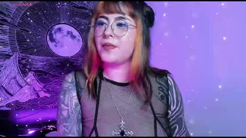 Snapshot of hallucigenia_sparza chatting on November 15, 2025, 6:15 pm Hallu online show from November 15, 2025, 6:15 pm