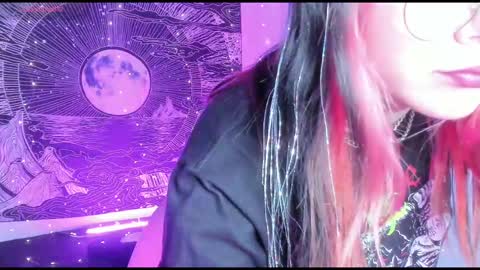 Hallu online show from December 18, 2025, 9:32 pm