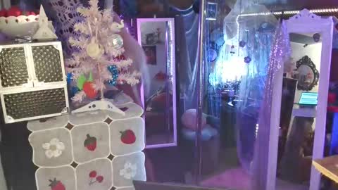 Snapshot of halovalentine chatting on December 5, 2024, 12:41 am halovalentine online show from December 5, 2024, 12:41 am