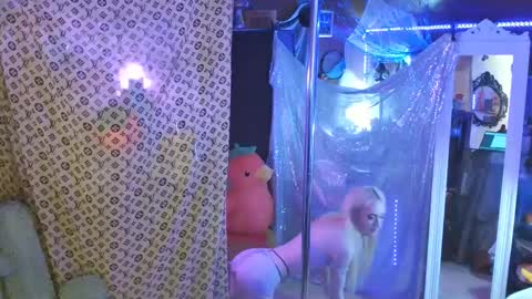 Snapshot of halovalentine chatting on March 7, 2025, 12:37 am halovalentine online show from March 7, 2025, 12:37 am