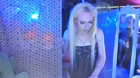 Snapshot of halovalentine chatting on March 12, 2025, 2:41 am halovalentine online show from March 12, 2025, 2:41 am