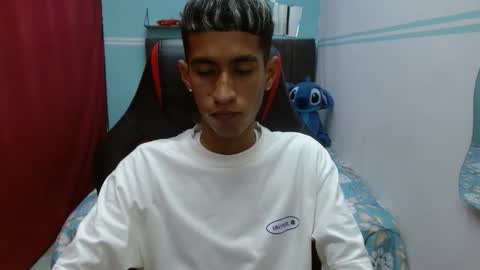 hamcummboy20 online show from March 5, 2026, 5:25 am