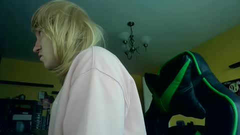 Sissy Sarah-Louise  online show from February 24, 2026, 12:14 pm