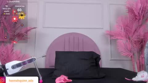 Snapshot of hanaahquinn chatting on November 14, 2025, 11:42 am hanaahquinn online show from November 14, 2025, 11:42 am