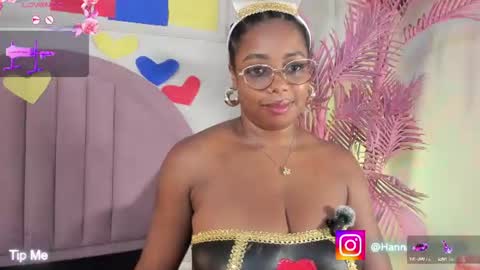 hanaahquinn online show from June 19, 2026, 11:36 am