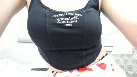 Snapshot of hanah_cho_cho chatting on October 25, 2025, 6:32 am Hanah online show from October 25, 2025, 6:32 am