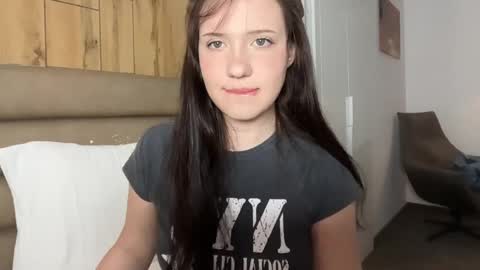 Snapshot of hanahwoods chatting on May 31, 2026, 6:53 am hanahwoods online show from May 31, 2026, 6:53 am