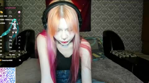 Tori and Asuna online show from April 15, 2026, 5:42 pm