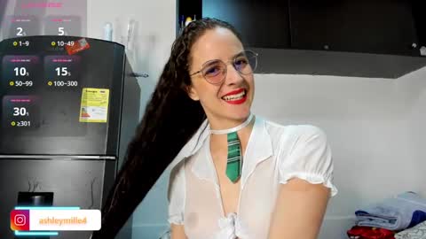 hanasleep online show from November 9, 2025, 7:01 pm