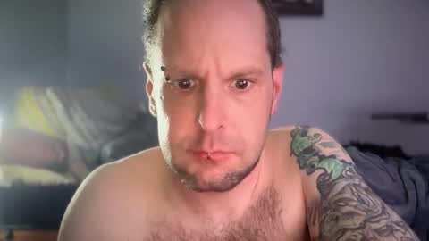 hand_banana_420 online show from March 2, 2026, 6:36 am