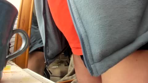 Snapshot of handncocknocum chatting on January 19, 2025, 11:23 am handncocknocum online show from January 19, 2025, 11:23 am