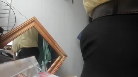 Snapshot of handncocknocum chatting on February 8, 2025, 3:00 pm handncocknocum online show from February 8, 2025, 3:00 pm