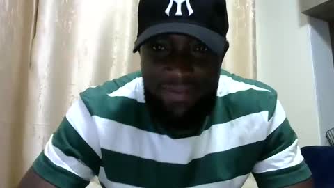 Snapshot of handsome_king30 chatting on February 13, 2025, 7:52 pm handsome king online show from February 13, 2025, 7:52 pm